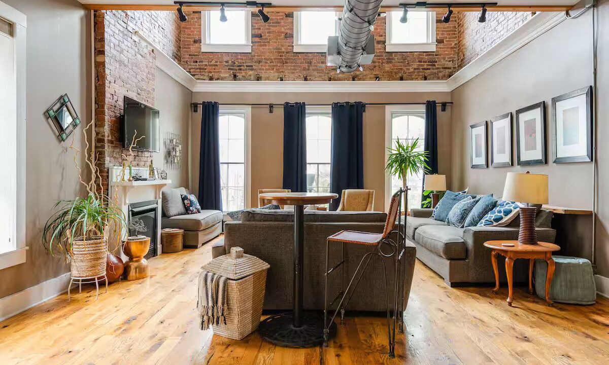 Photo of Livingroom in New Albany