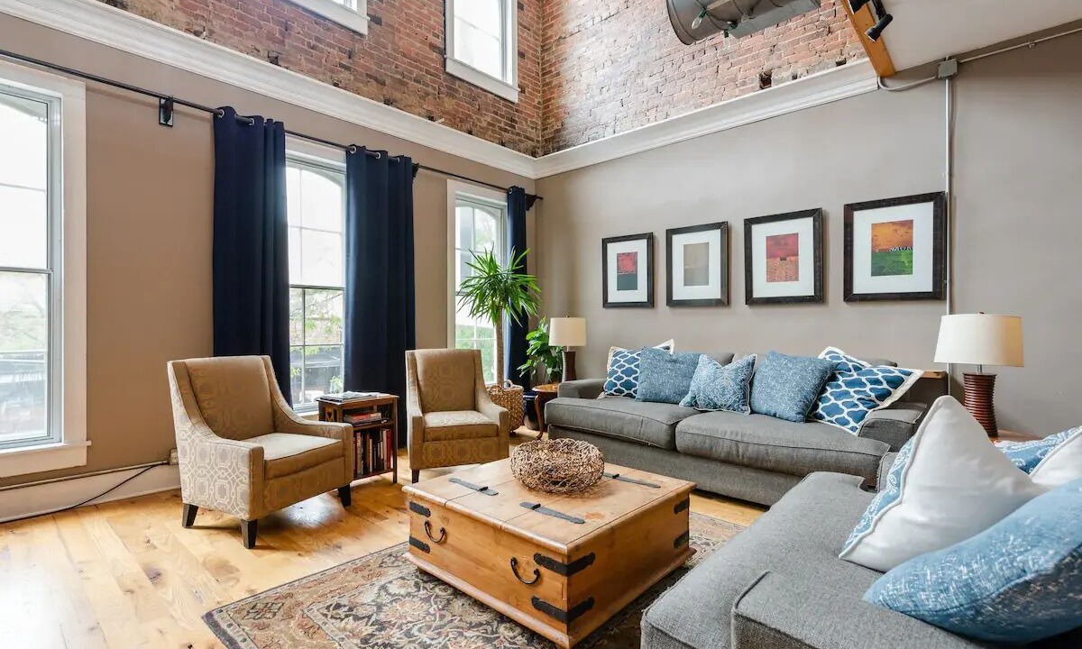 Photo of Livingroom in New Albany