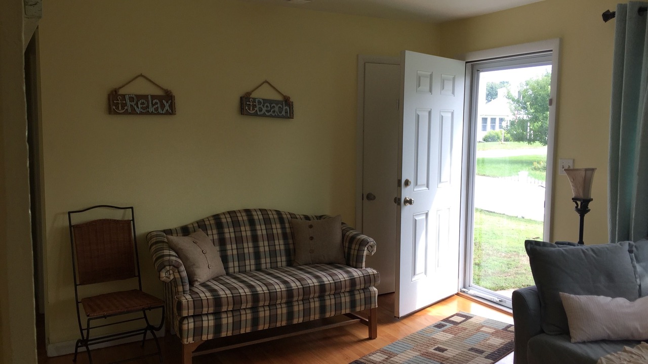 Photo of Livingroom in Old Saybrook
