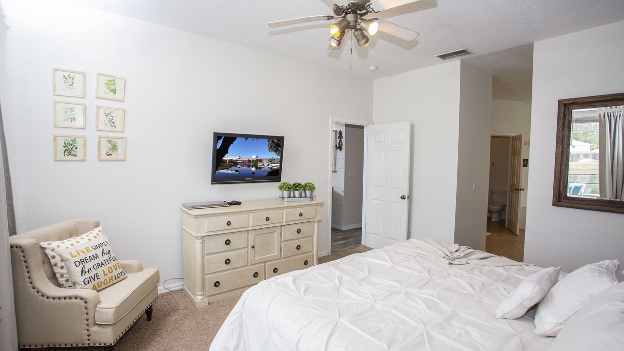 Photo of Bedroom in Sunset Lakes