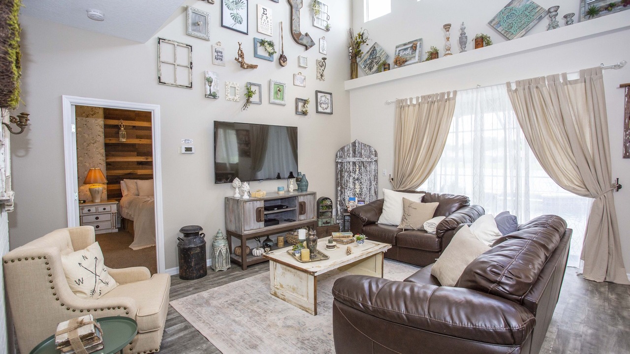 Photo of Livingroom in Sunset Lakes