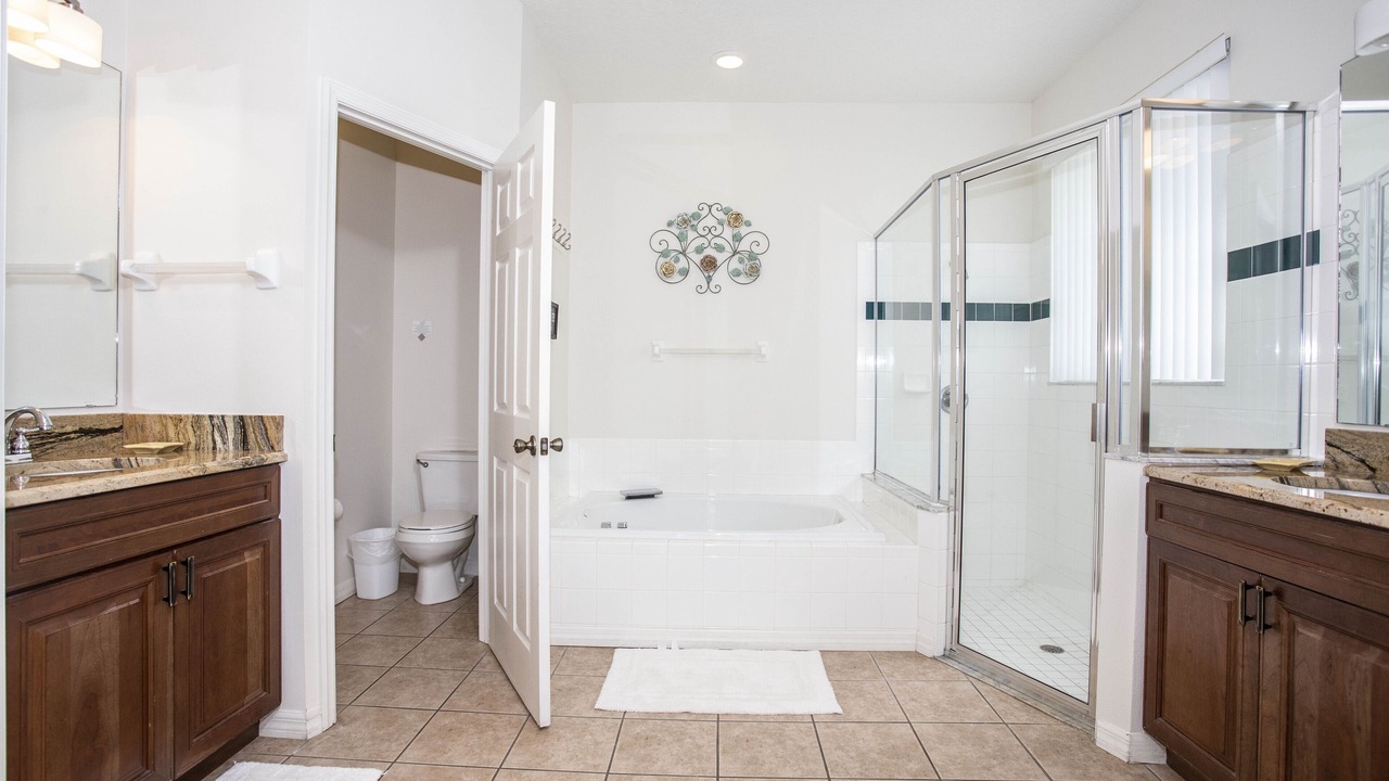 Photo of Bathroom in Sunset Lakes