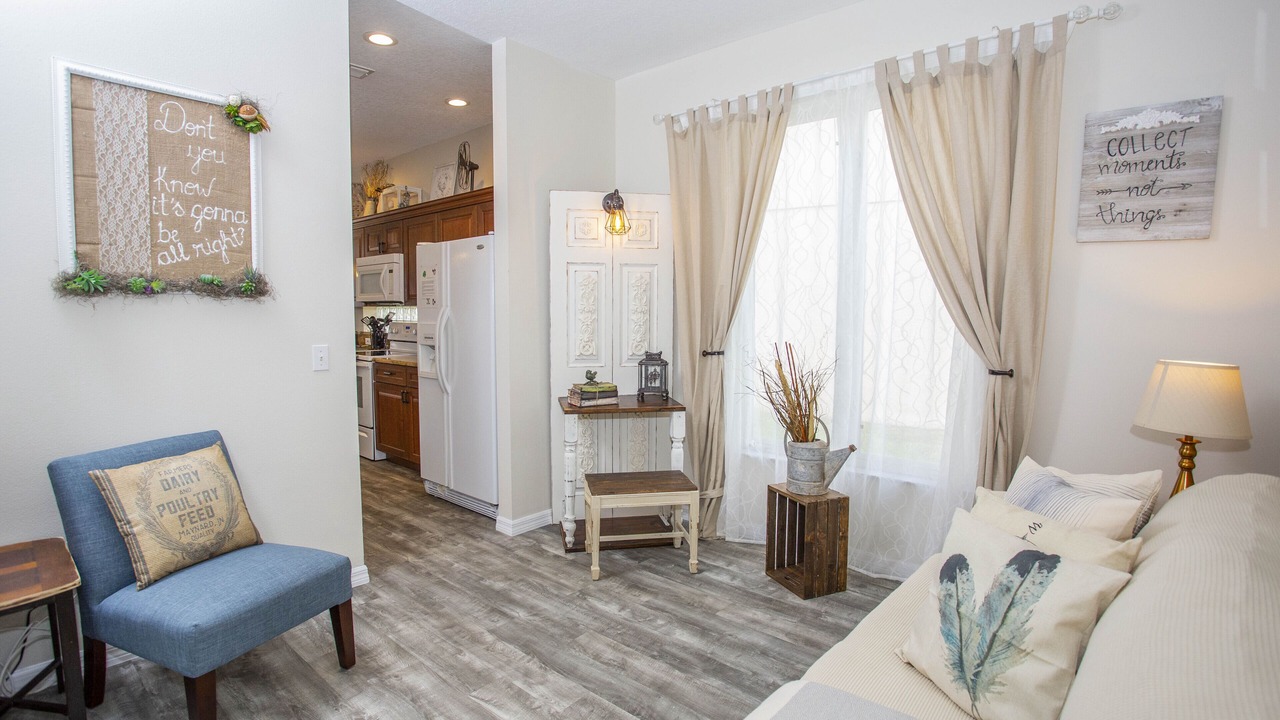 Photo of Livingroom in Sunset Lakes
