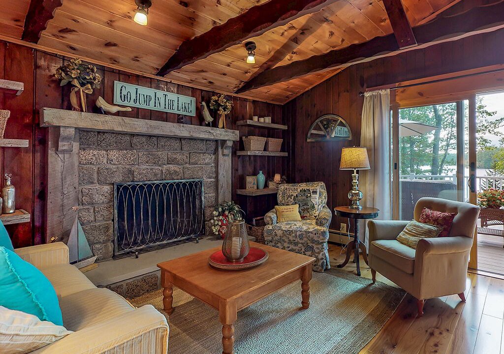 Photo of Livingroom in Raymond