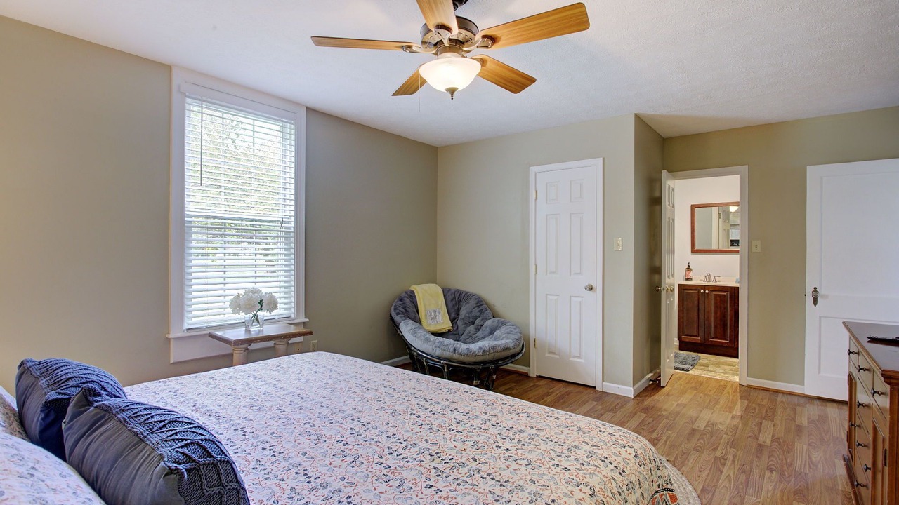 Photo of Bedroom in Schley