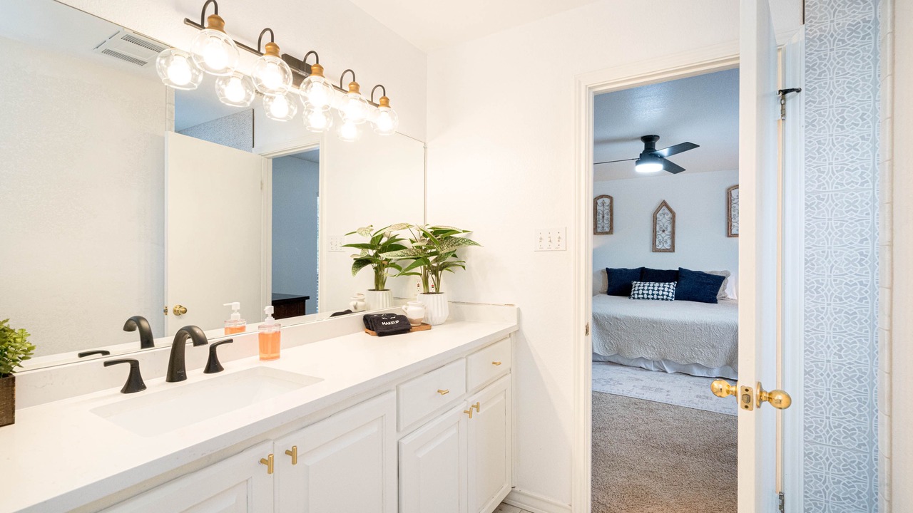 Photo of Bathroom in Canyon Lake
