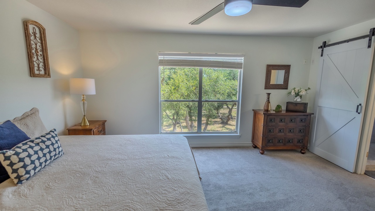 Photo of Bedroom in Canyon Lake