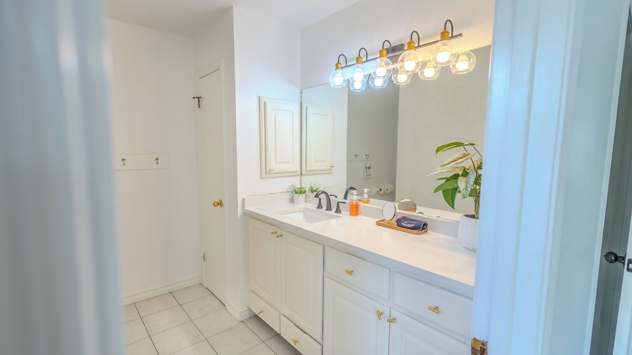 Photo of Bathroom in Canyon Lake