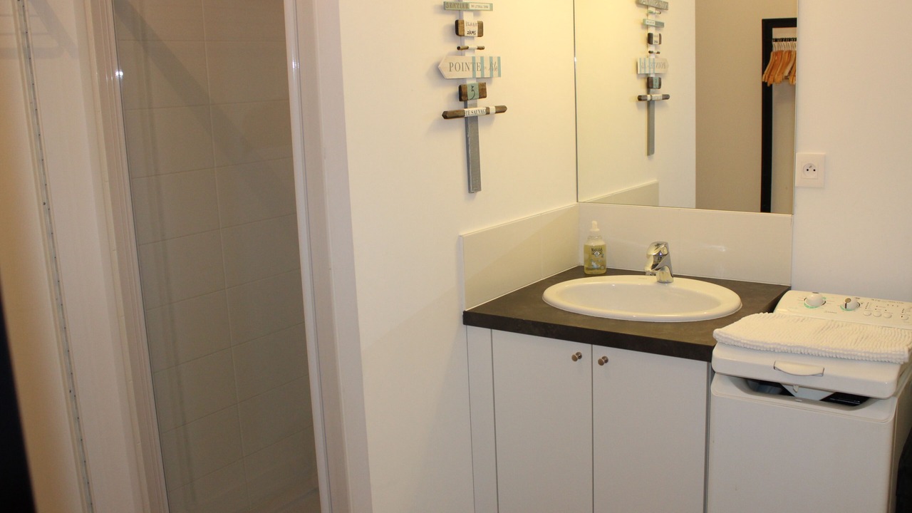 Photo of Bathroom in Saint-Meloir-des-Ondes