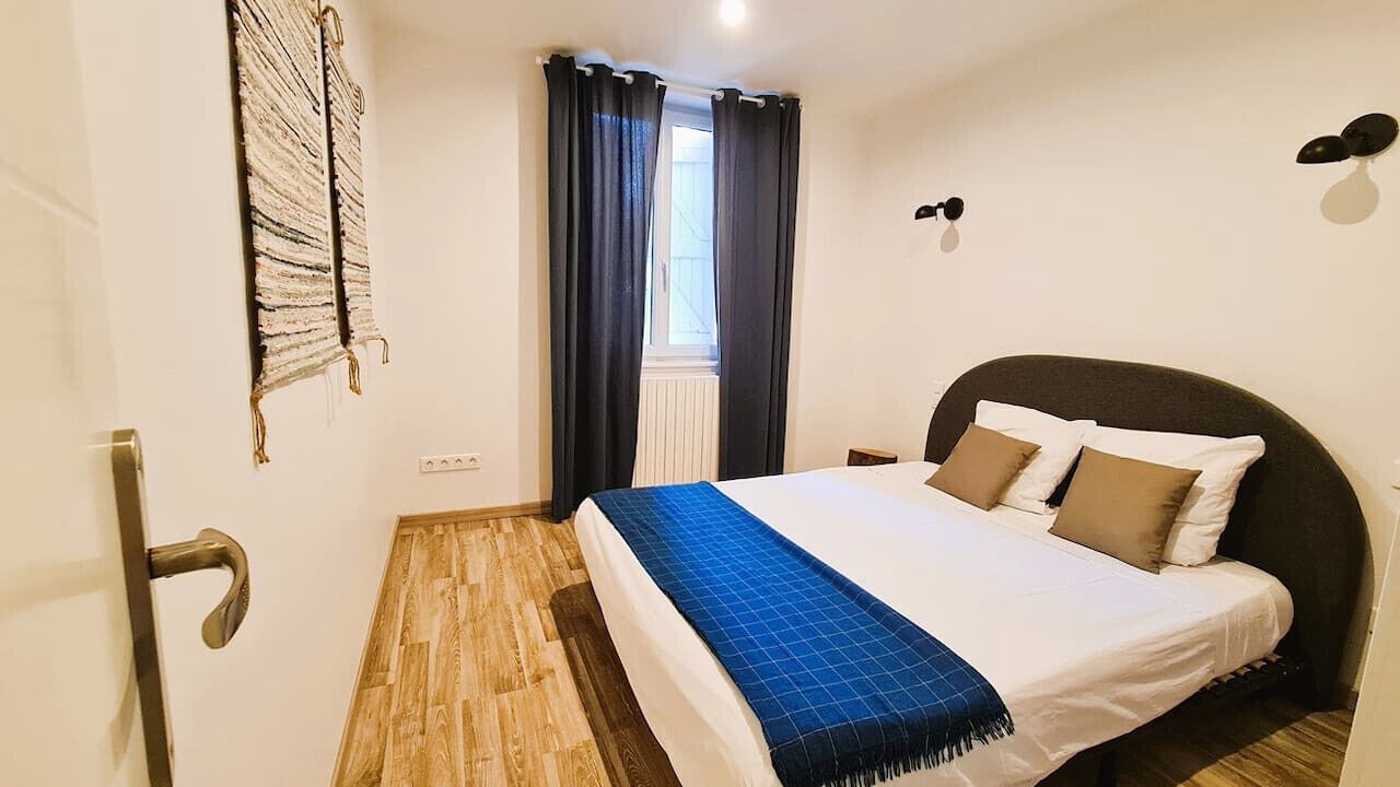 Photo of Bedroom in Peyrole