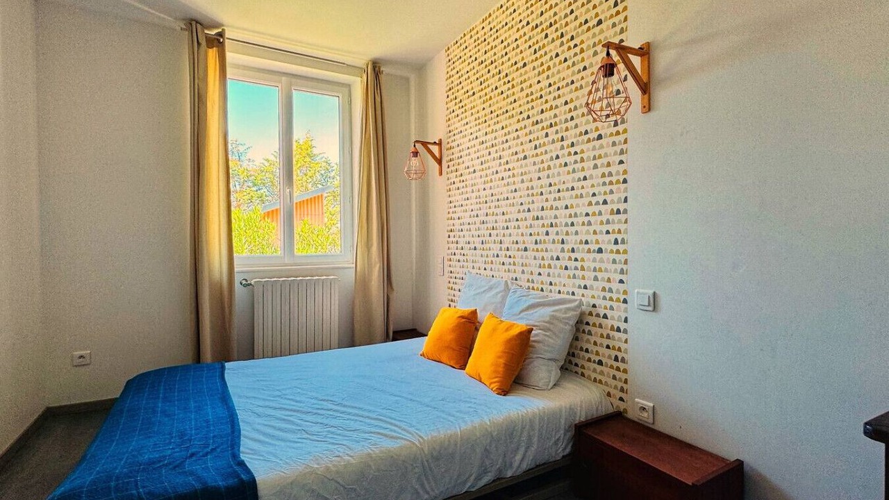Photo of Bedroom in Peyrole