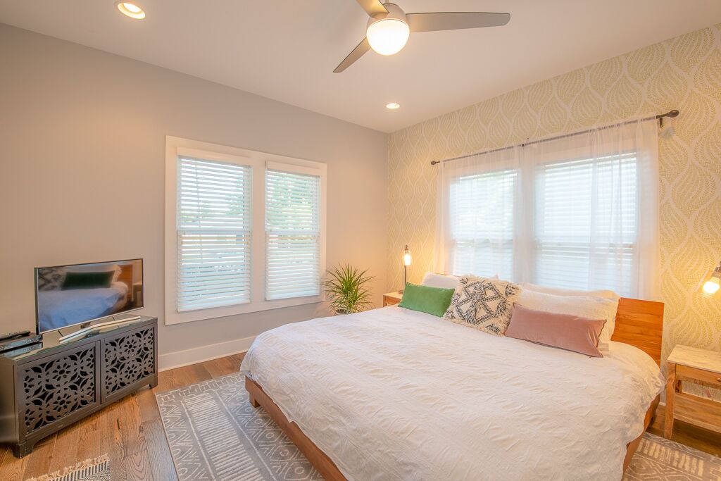 Photo of Bedroom in Lockeland Springs