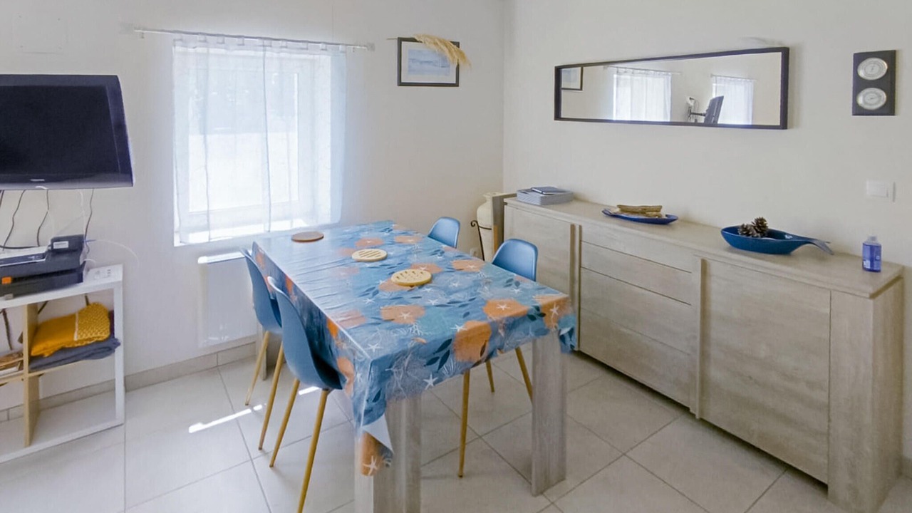 Photo of Bedroom in Saint-Urbain