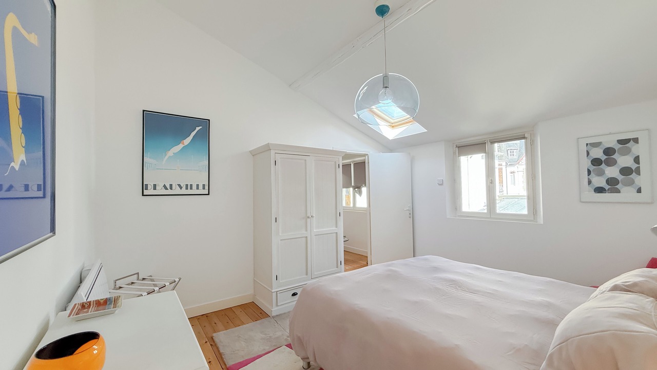 Photo of Bedroom in Deauville City Centre
