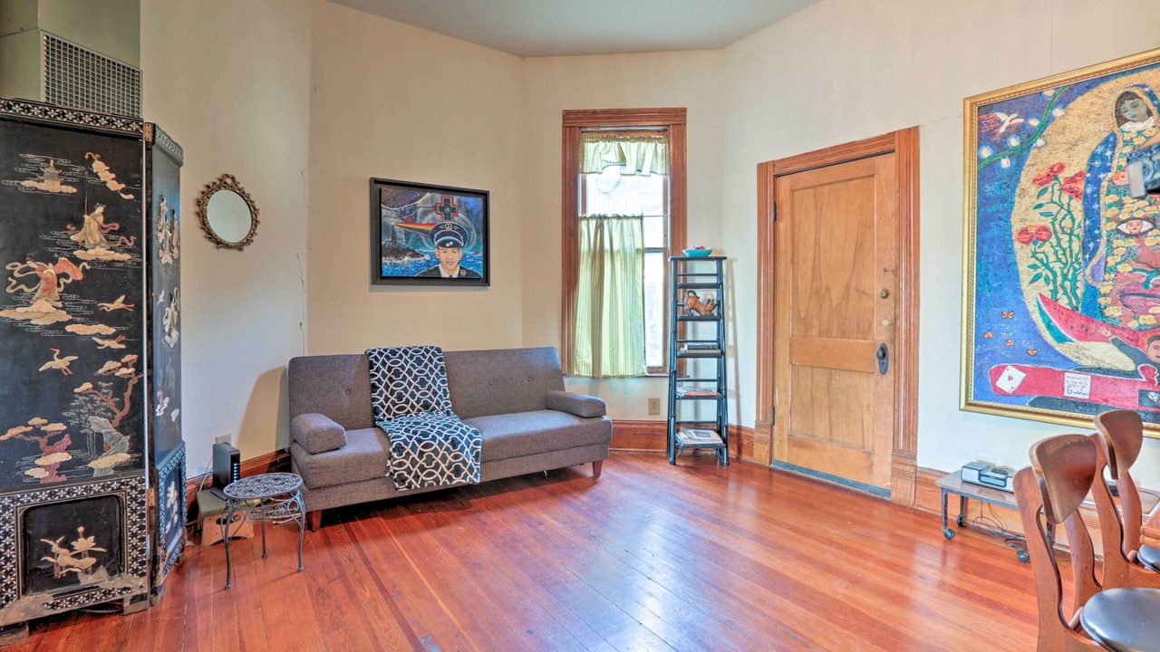 Photo of Bedroom in Northwest Los Angeles Heights