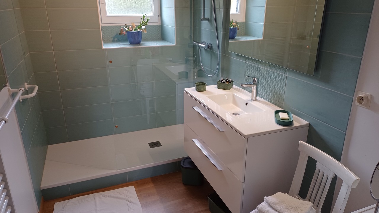 Photo of Bathroom in Orcines