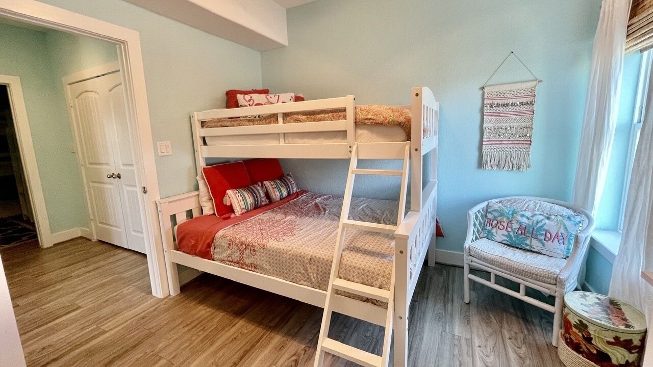 Photo of Bedroom in Port Bolivar