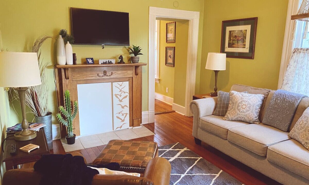 Photo of Livingroom in Lexington