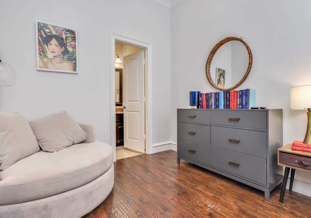 Photo of Livingroom in Legacy Park