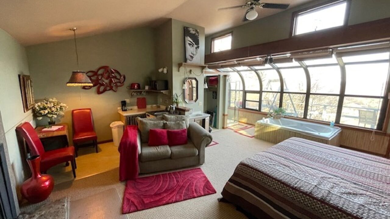 Photo of Bedroom in Eureka Springs