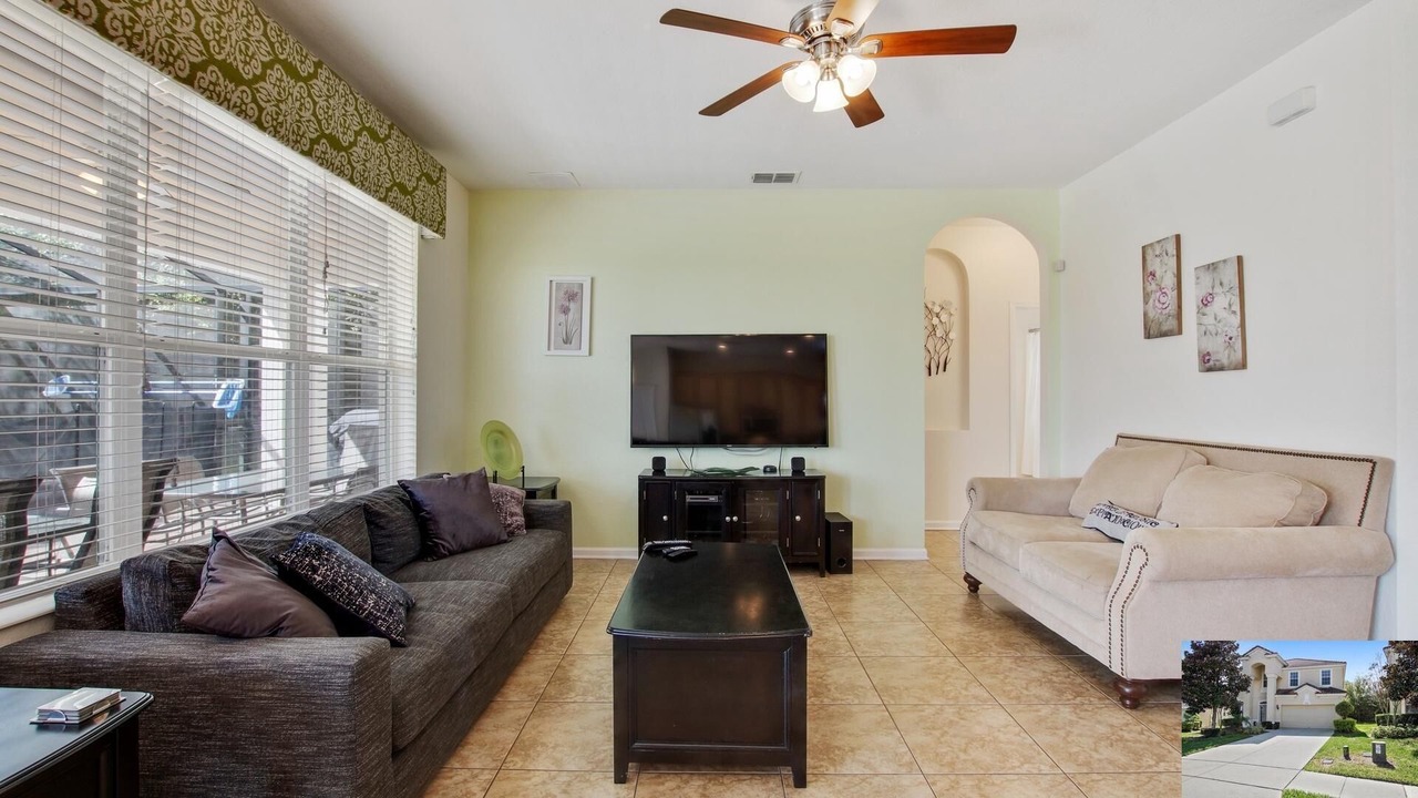 Photo of Livingroom in Windsor Hills
