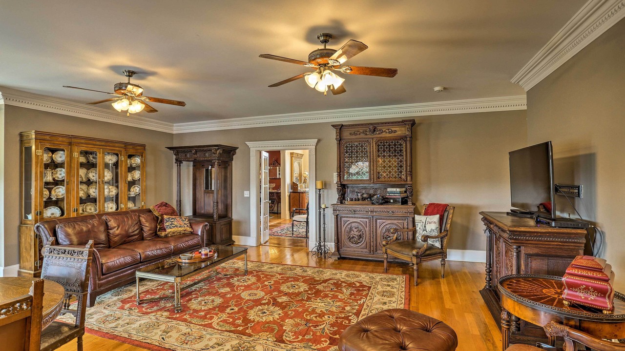 Photo of Livingroom in Cedar Hill