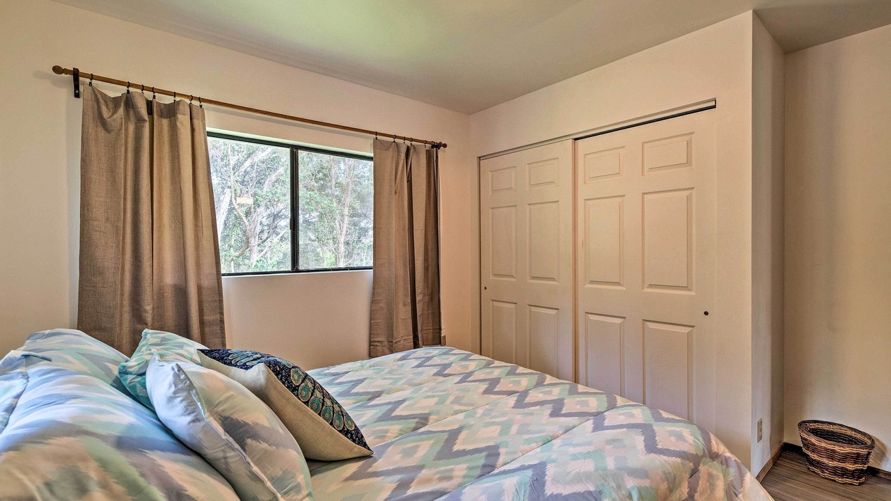Photo of Bedroom in Naalehu