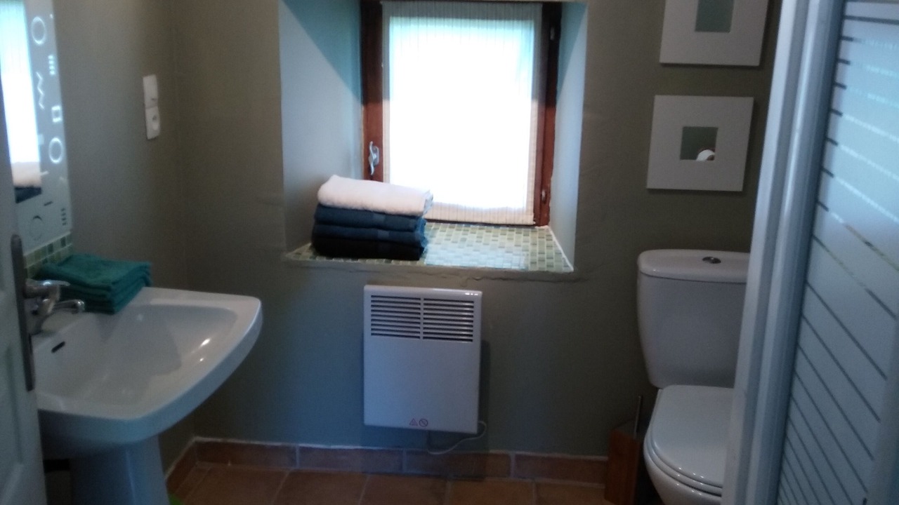 Photo of Bathroom in Les Champs-de-Losque