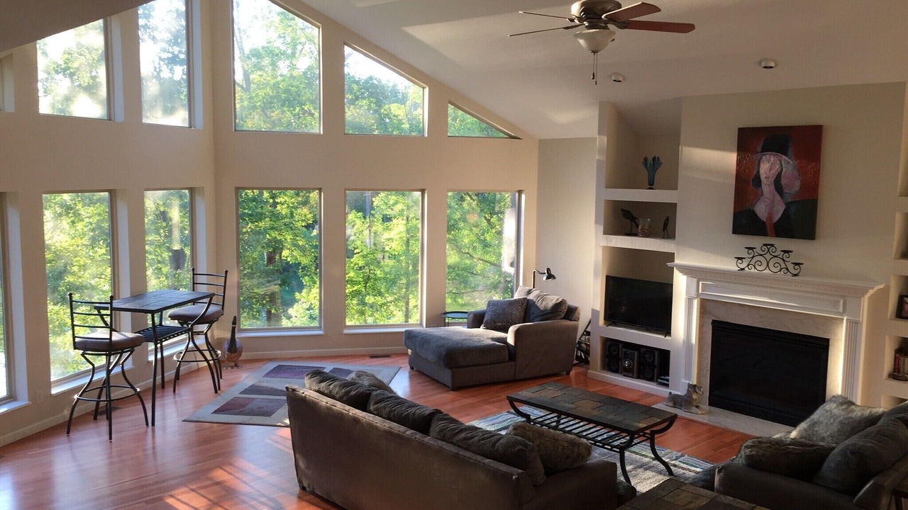 Photo of Livingroom in Innsbrook