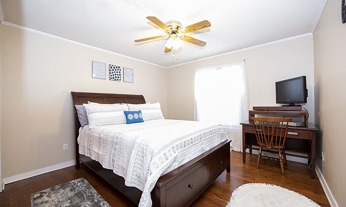 Photo of Bedroom in Karnack