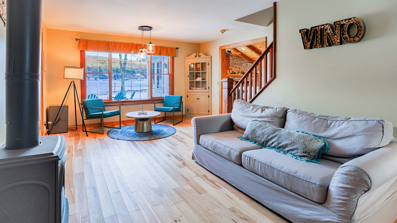 Photo of Livingroom in Honeoye