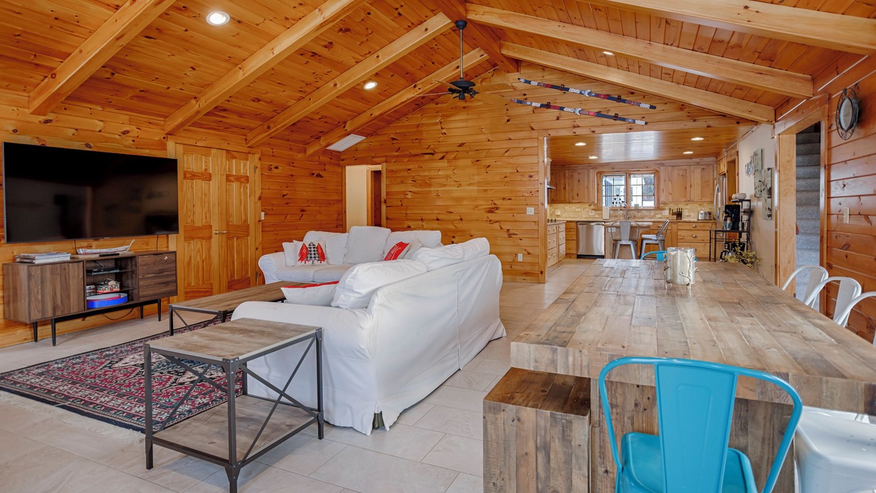 Photo of Livingroom in Honeoye