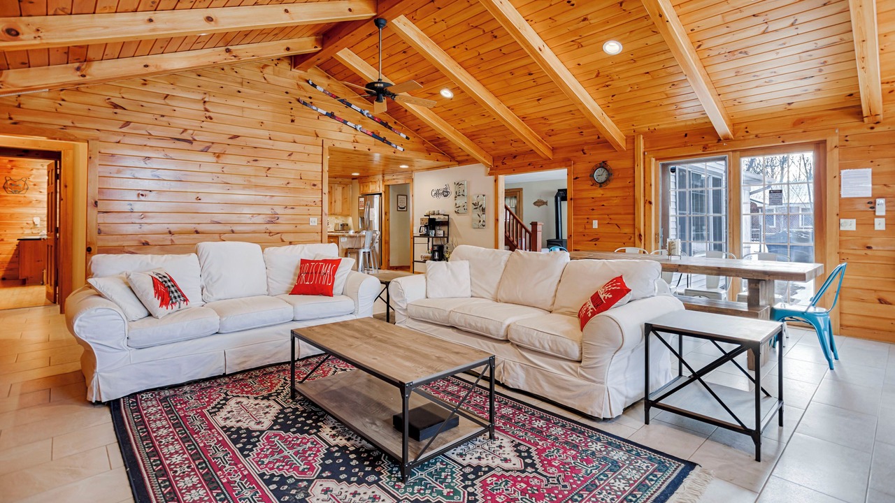 Photo of Livingroom in Honeoye