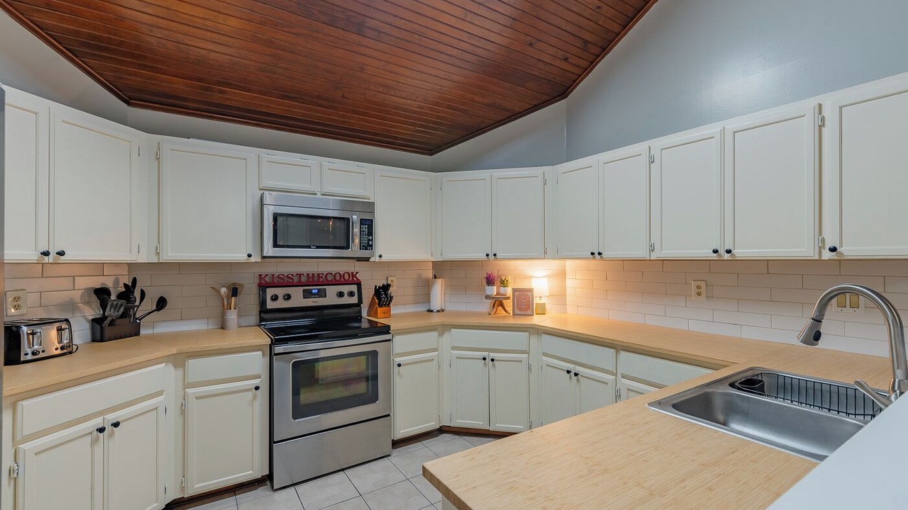 Photo of Kitchen in Riverbend of Camino Real
