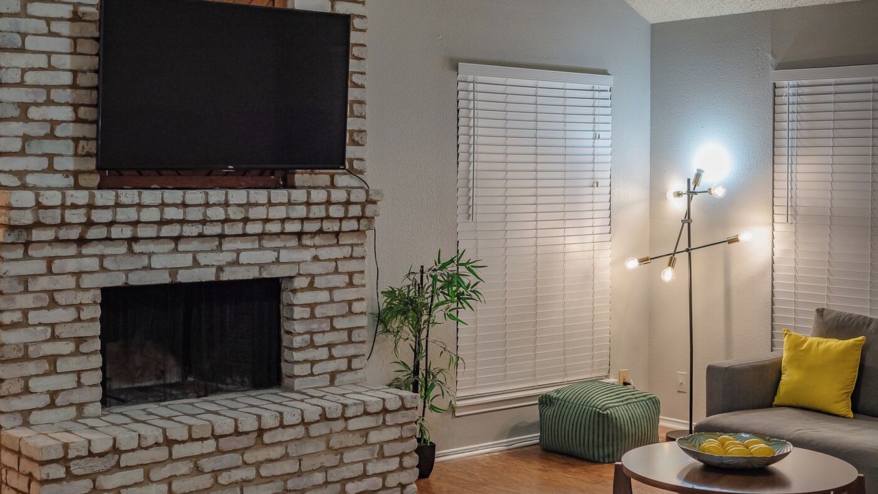 Photo of Livingroom in Riverbend of Camino Real