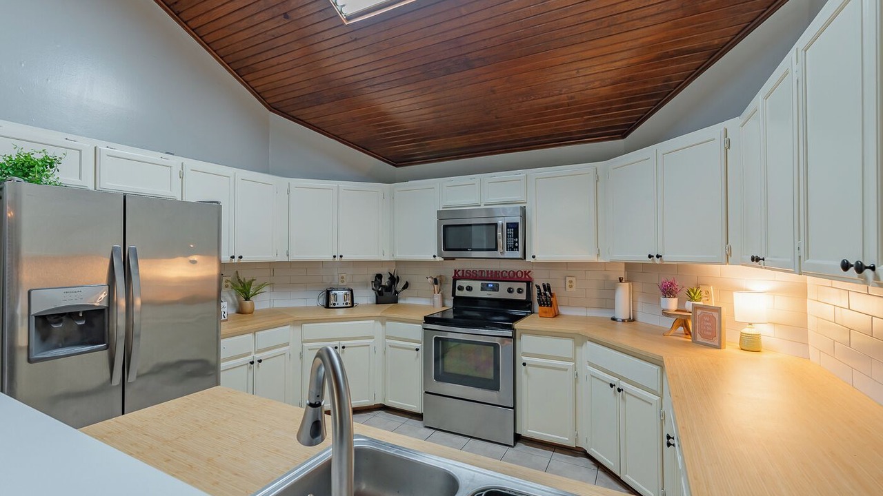 Photo of Kitchen in Riverbend of Camino Real