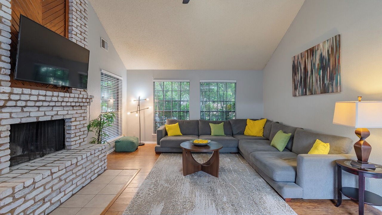 Photo of Livingroom in Riverbend of Camino Real