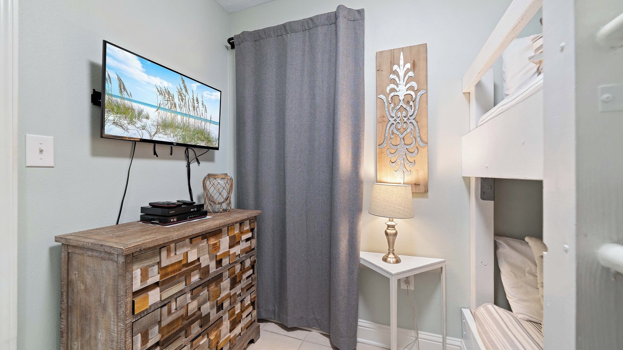 Photo of Bedroom in Gulf Shores