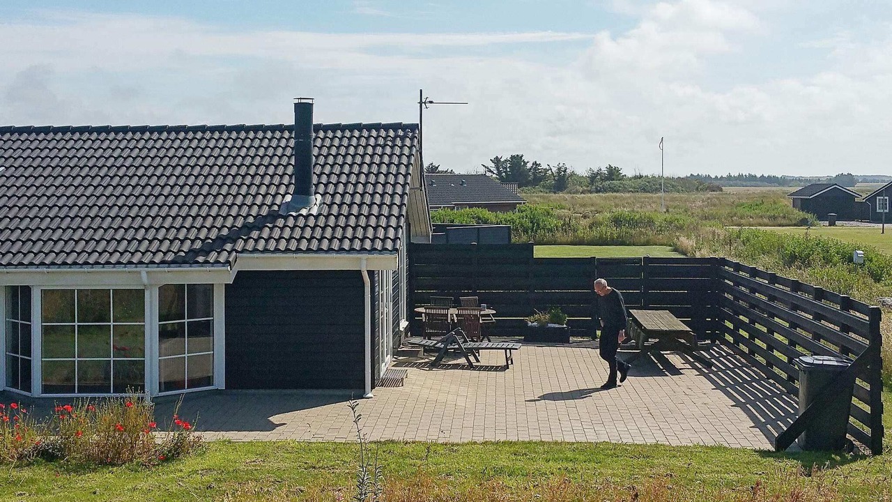 Photo of Others in Lokken