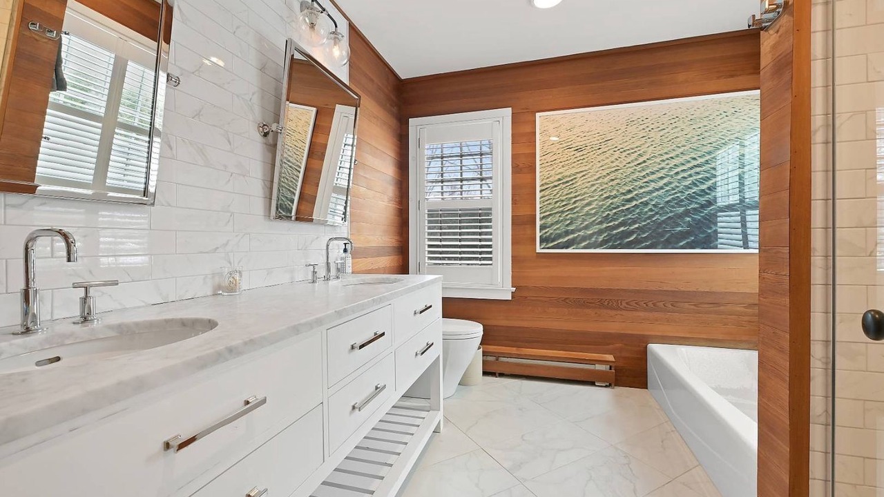 Photo of Bathroom in Amagansett Lanes