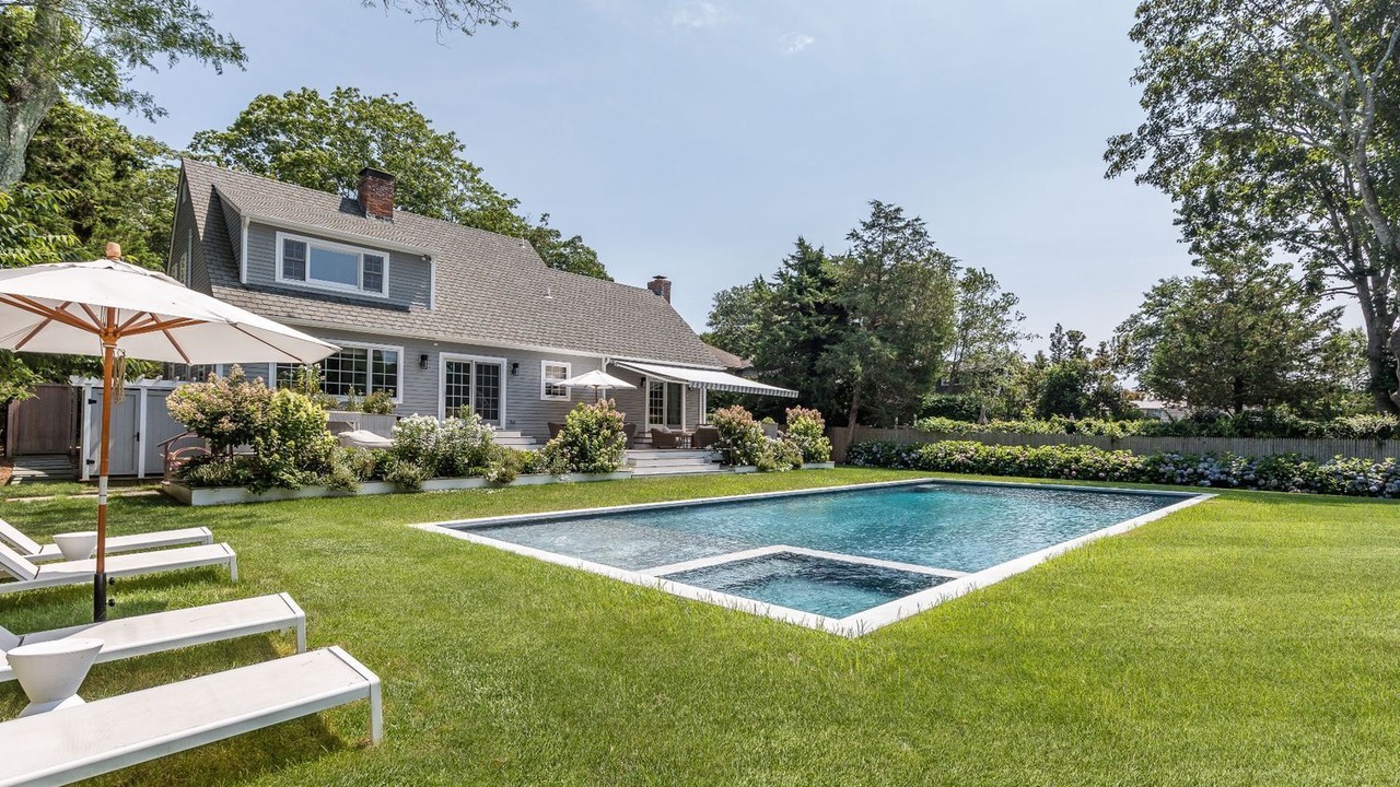 Photo of Outdoor in Amagansett Lanes