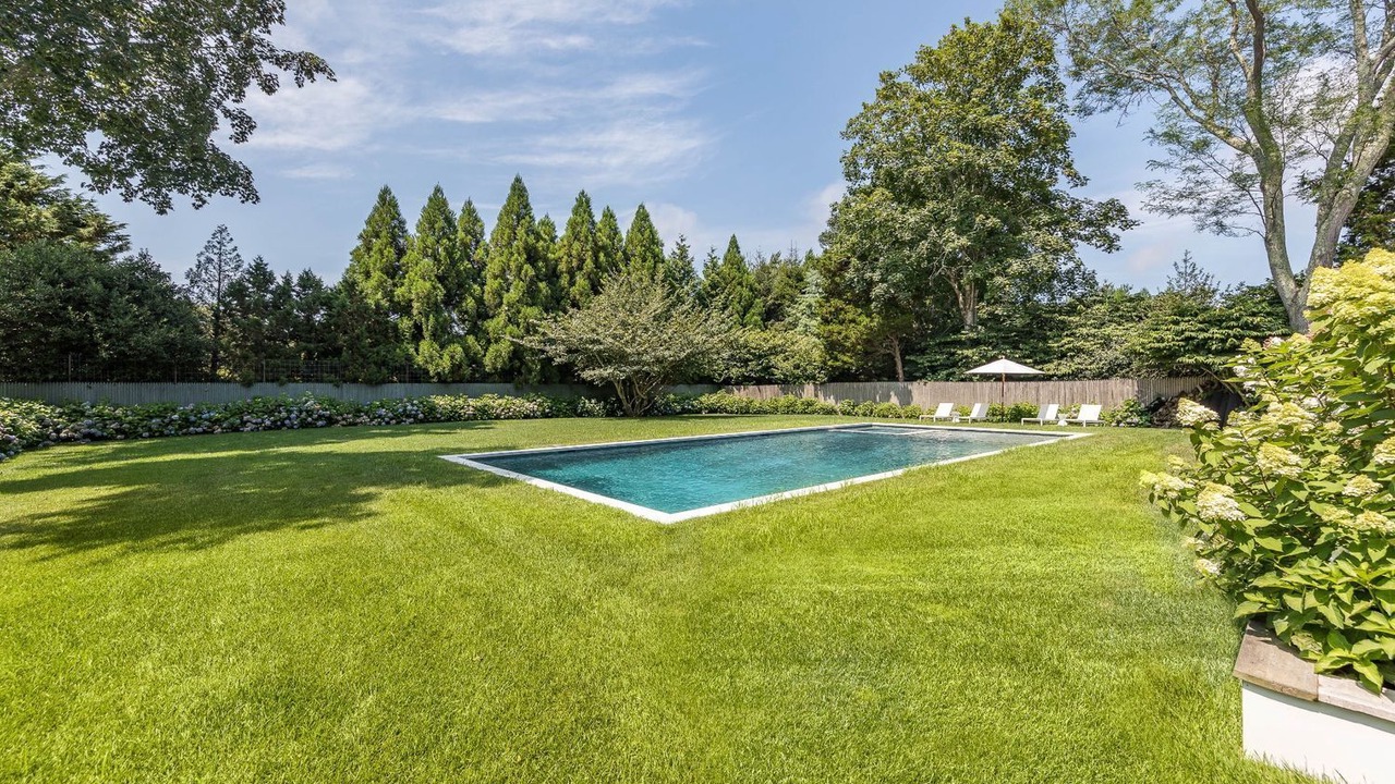 Photo of Outdoor in Amagansett Lanes