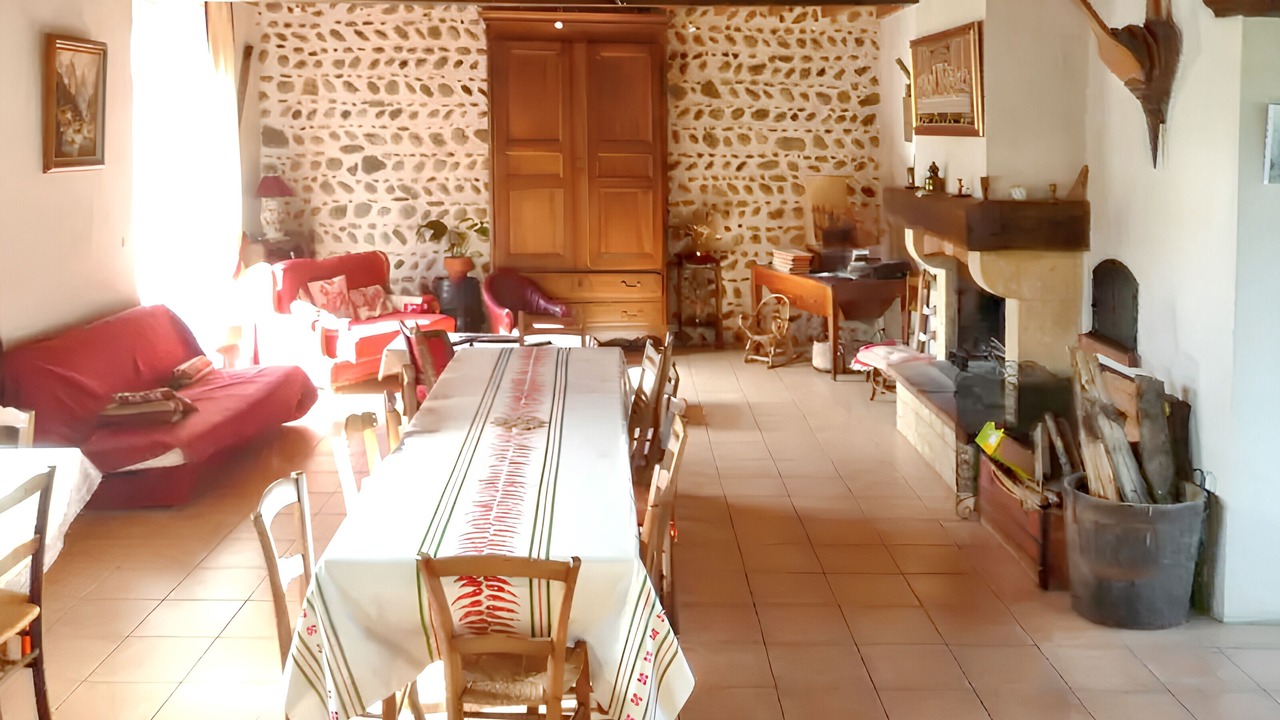 Photo of Livingroom in Bernac-Dessus
