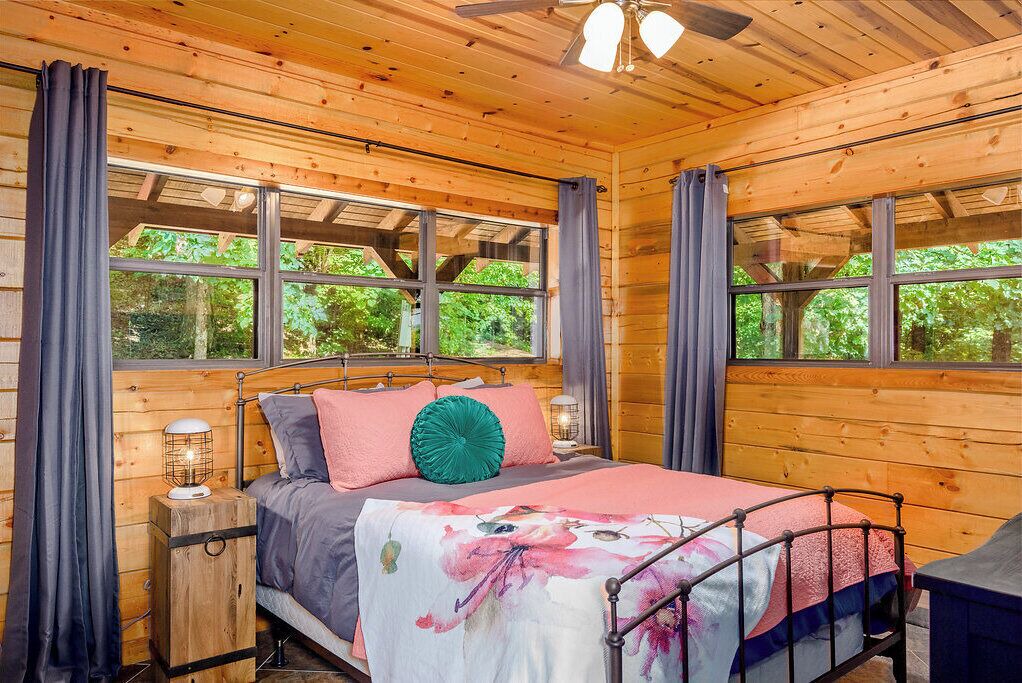 Photo of Bedroom in Jasper