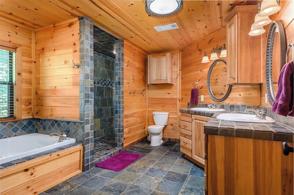 Photo of Bathroom in Jasper