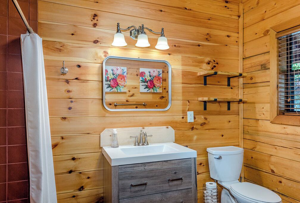 Photo of Bathroom in Jasper