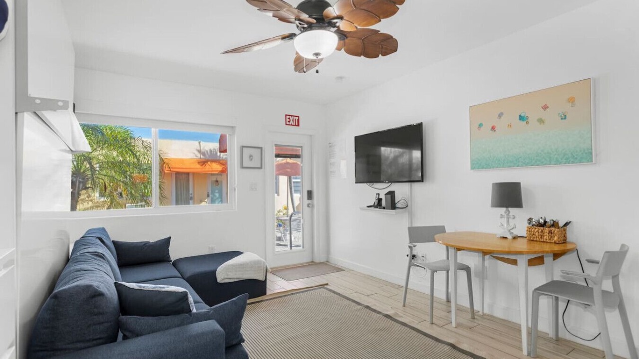 Photo of Livingroom in Hollywood