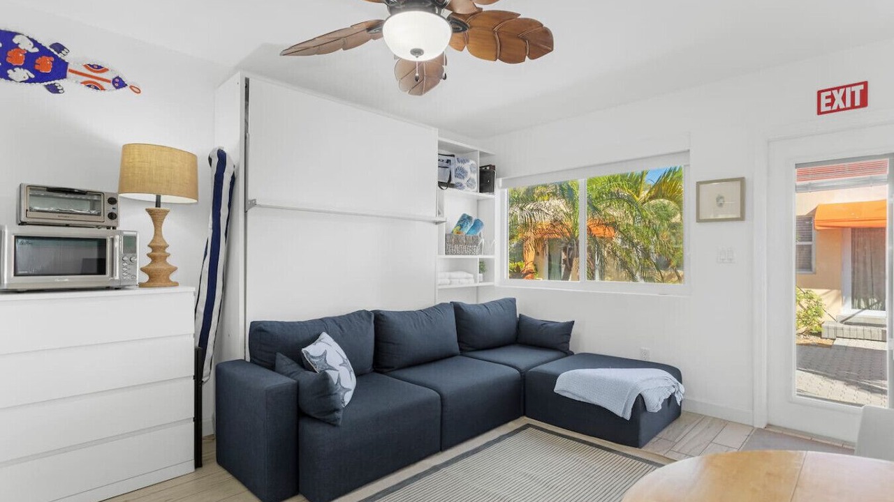 Photo of Livingroom in Hollywood