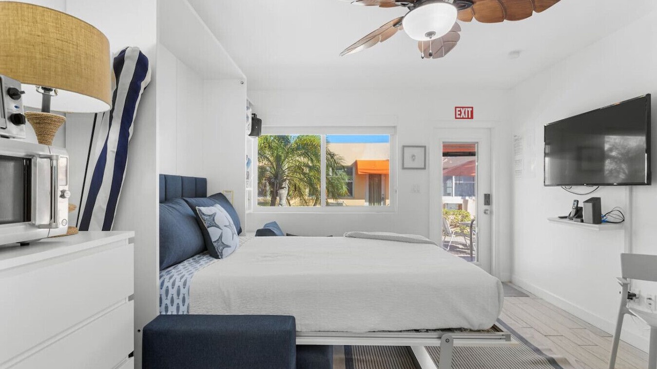 Photo of Bedroom in Hollywood