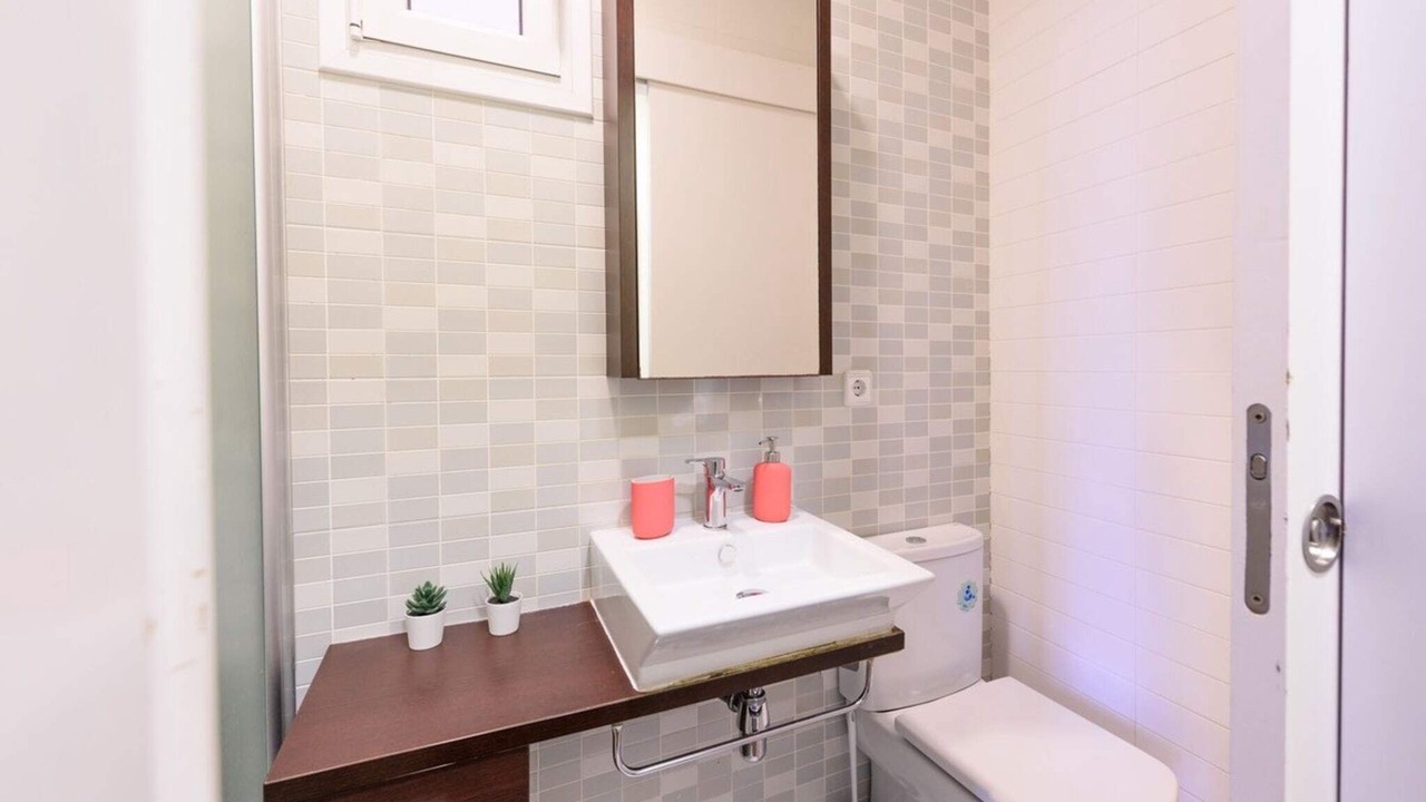 Photo of Bathroom in El Poble-sec